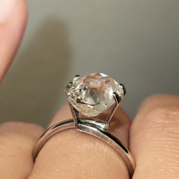 Gorgeous 6 Carat White Zircon - Picture 12 of 17